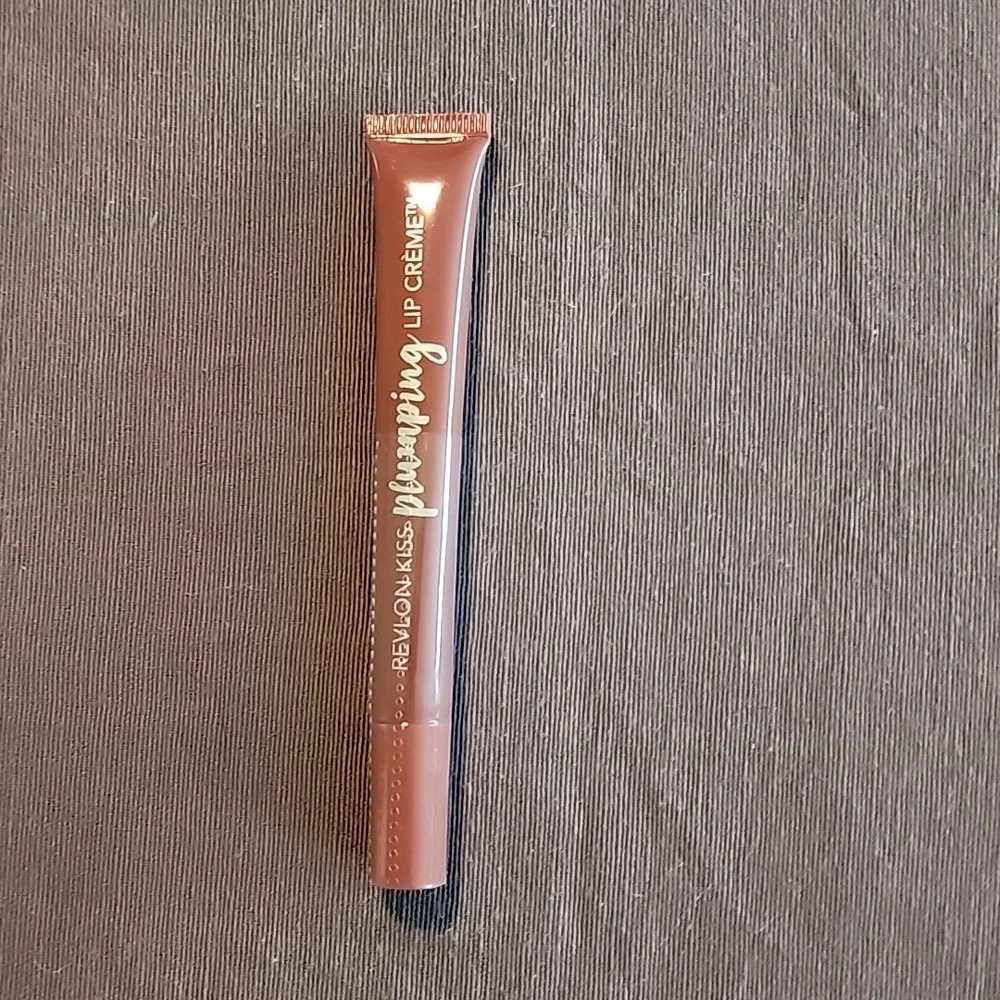Revlon Kiss Plumping Lip Creme-515 Almond Suede